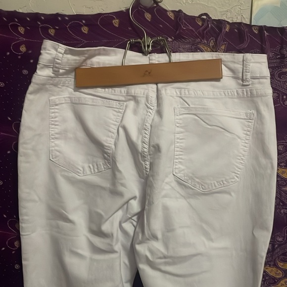 White bootcut pants Amazon essential - Picture 4 of 5